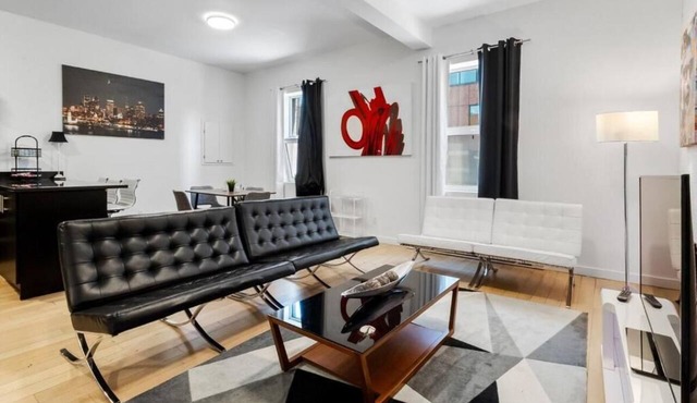 Downtown MTL Metro Access Chic 2BR Stay