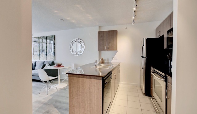 Downtown Vancouver Luxury Furnished Condo.