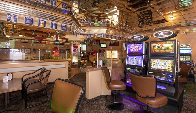 Dunvegan Inn and Suites