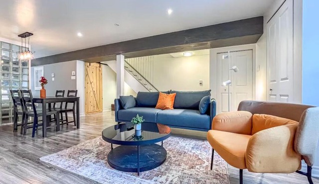 Elegant 1BR Suite - Washer & Dryer - Prime Location