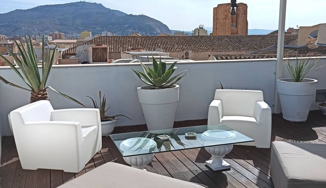 Elegant and comfortable penthouse, with sea view and historic center of Trapani