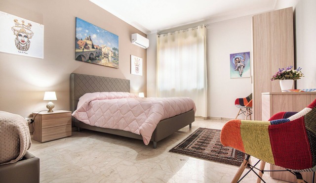 Elegant Apartment in the Center of Catania with Terrace and Etna View -StesicoROOM