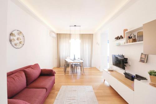 Elegant & Chic 2 Suites Apartment - 5min to Station, AC, Wi-Fi