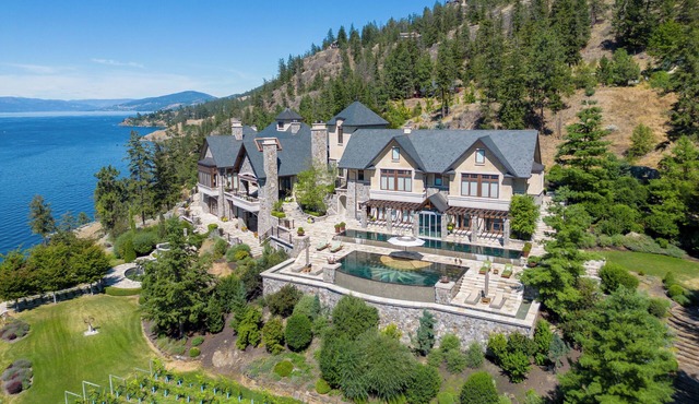 Entire Château in Kelowna, Canada