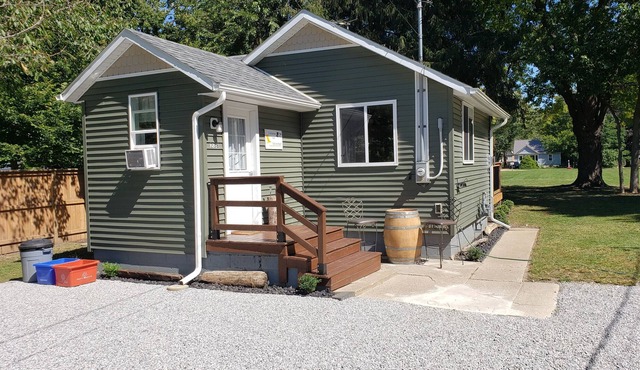 Entire house located in the heart of wine country. Spring and Summer Hot Rates!