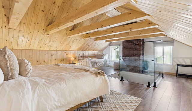 Escapade Chambly | 4BR Spa Retreat