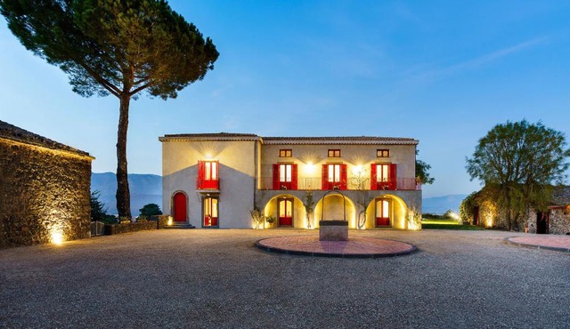 Etna Retreat