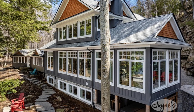 Exceptional 7 bed 5 bath cottage on Lake of Bays with captivating sunset views