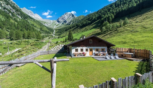 Exclusive Alpine Eco Chalet Oberkofl with Mountain Views, Private Terrace, Hot Tub, Wi-Fi