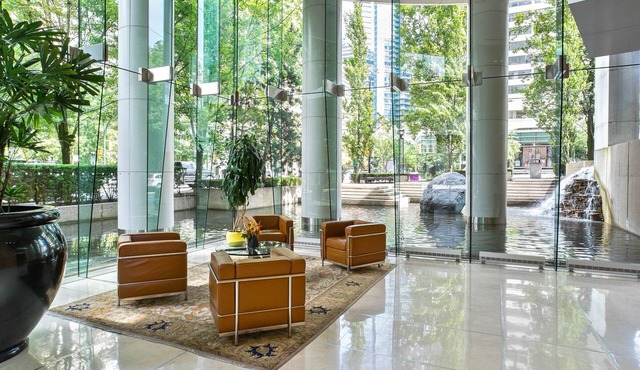 Executive 3 bdrm Condo in a 5 Star Downtown Vancouver Building