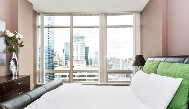 Executive 3 bdrm Condo in a 5 Star Downtown Vancouver Building