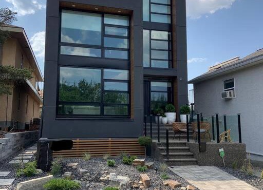 Executive Bsmt Suite, King Bed, 5 min to DT & Whyte Ave, Sleeps 6!