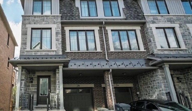 Executive Townhouse on a Ravine