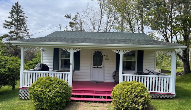 Executive Two-Bedroom Cottage (Cottage 10)