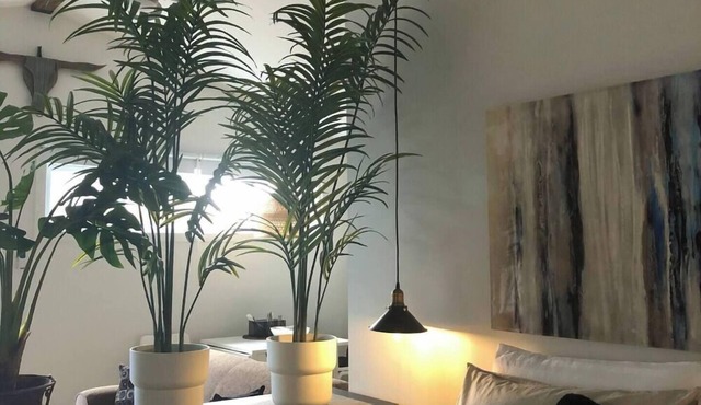 Experience harmony in Chambly with a spacious Queen bed