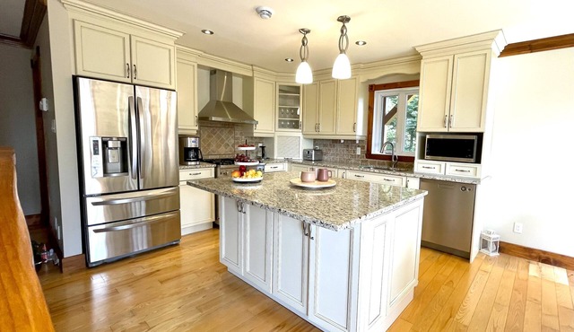 Experience Nature’s Beauty: Rent Our Charming Cottage