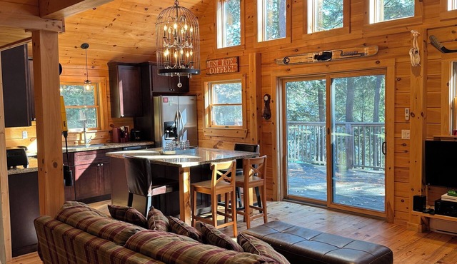 Experience the beauty of Ontario’s cottage country on Horn Lake.