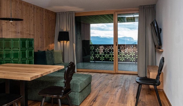 Family Apartment 105 'Mountain Lodge Margit' with Private Terrace, Infrared Sauna