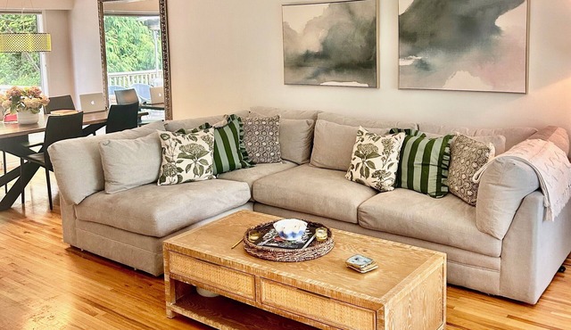 Family friendly home in Edgemont Village North Vancouver-Mountain View’s