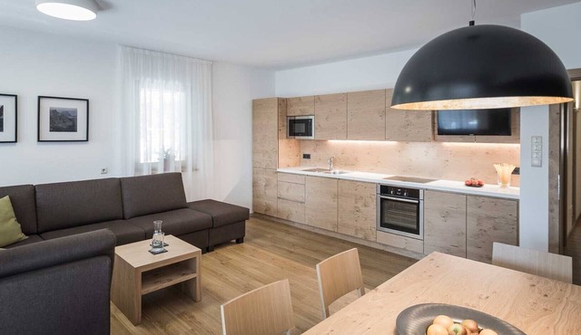 Family XL Apartment with Mountain/Garden View, Terrace and Wi-Fi