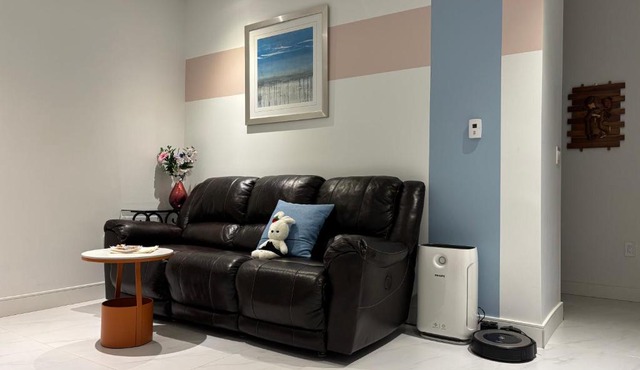 Fancy Family Suite with Parking near UBC