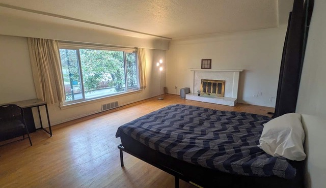 Major international sporting event - Duplex House Sleeps up to 12 People! Super Central Location!