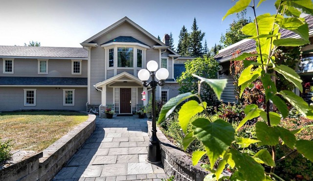 Fir Haven Guest House - Large Executive Home perfect for hosting groups.