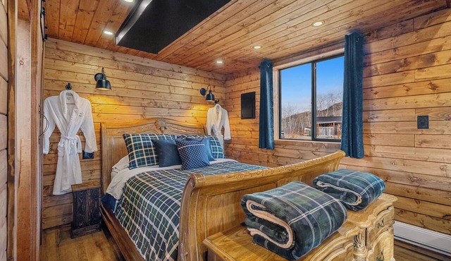 Fisherman's Peak Luxury Riverside Cabin