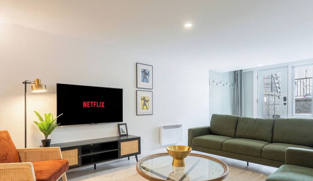 Fleur de Lys | Parking | 4 Rooms | Family Friendly