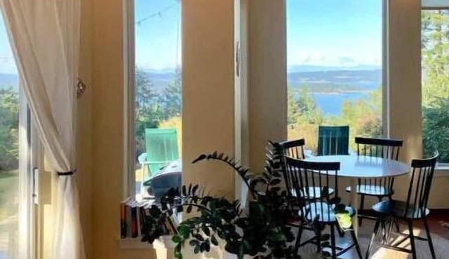 Forest Cottage & Sauna w/ Ocean & Mountain Views