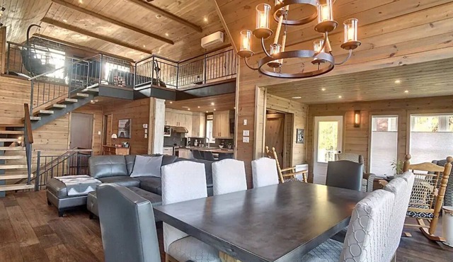 Formidable Waterfront Cottage - Serenity at its best!