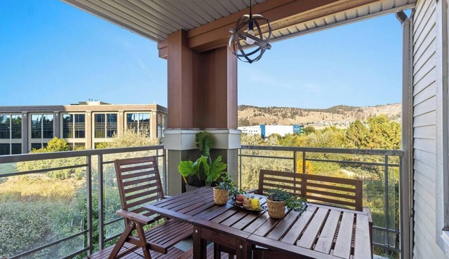 Fully furnished Condo downtown Kelowna