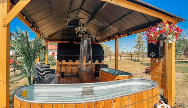 Glamping RV w/ Hydro Spa