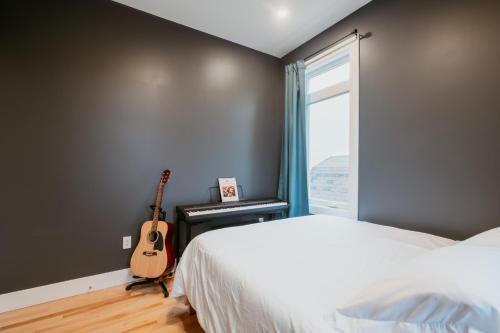 Golden Tide Cottage | 2 Bd, Panoramic Ocean Views