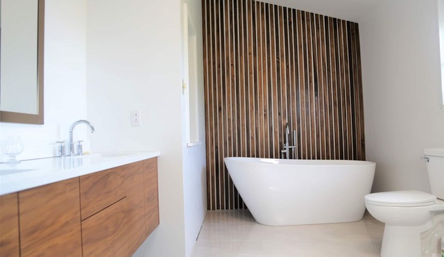Golfers and Beach Goers Look No Further *(New Hot Tub)*