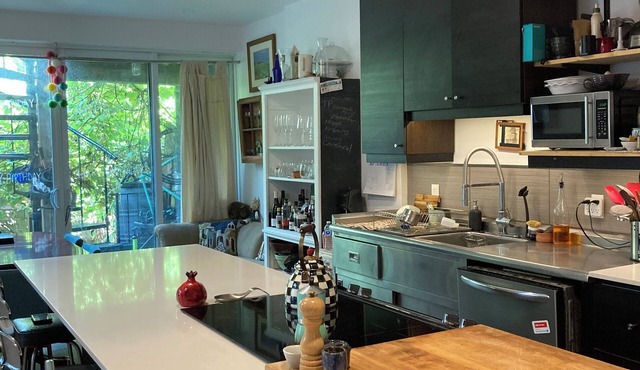 Gorgeous 3 bedroom in West-End Toronto, Close to U of Toronto, TMUn