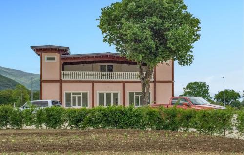 Gorgeous Apartment In Lecce Nei Marsi With Wifi
