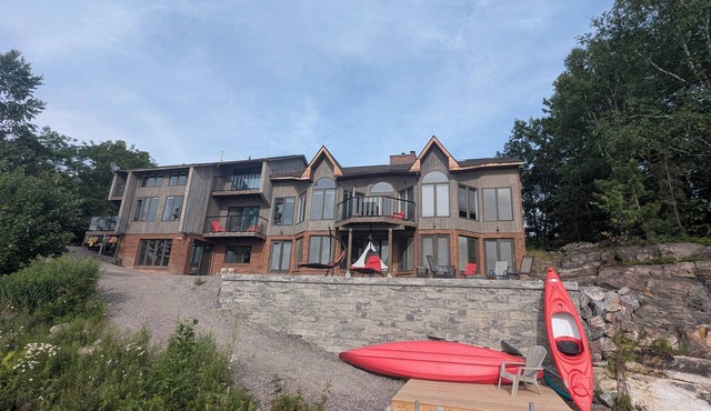 Gorgeous waterfront house