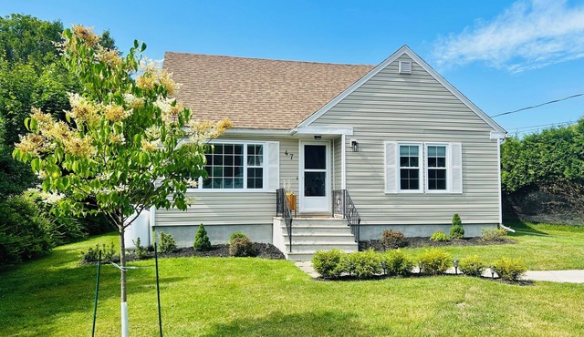 Great location - just two blocks from the water!