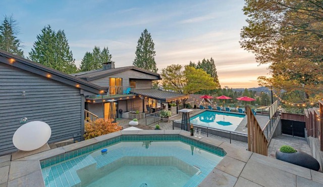 Grouse Cheerful large private bedroom, bath, shared deck, pool, hot tub