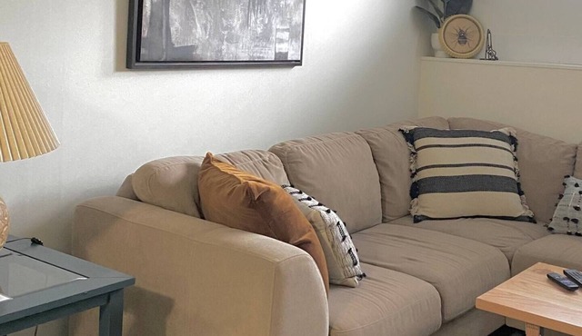 Gull BnB - Lower Suite w/Fireplace