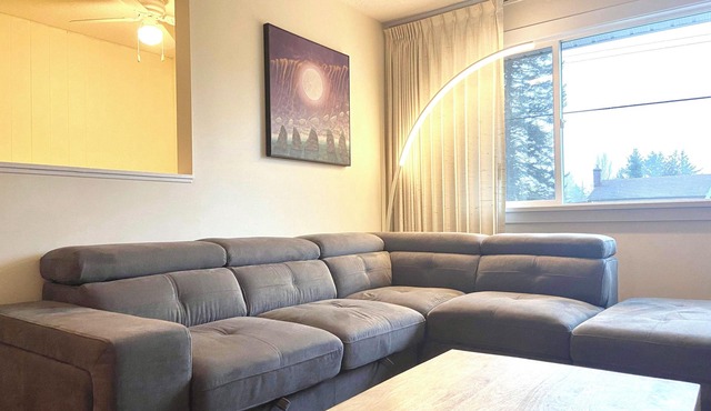 Gull BnB - Upper Suite w/Patio