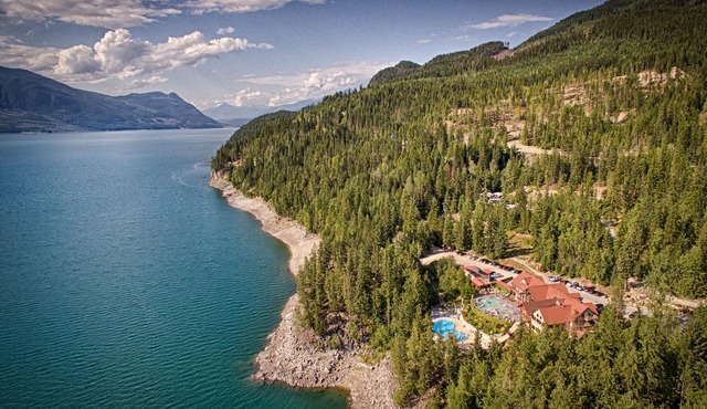 Halcyon Hot Springs Resort