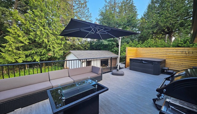Halfmoon Bay Hideaway Top Suite