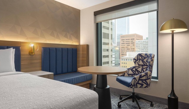 Hampton Inn By Hilton Calgary Downtown