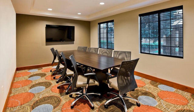 Hearing Accessible Studio | Free Breakfast & Pool