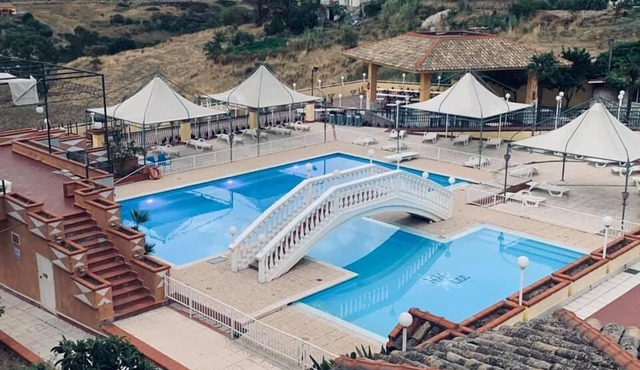 Helios Hotel