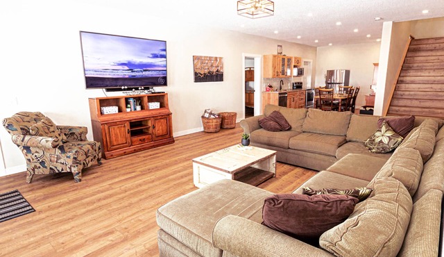 HILLTOP HAVEN, MOUNTAIN VIEW, 15 MIN TO WATERTON