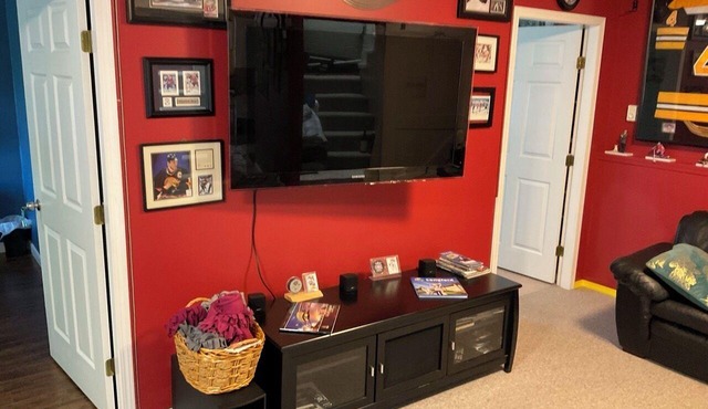 Hilltop Retreat | Private Hot Tub Pet-Friendly Secluded 2BR Escape