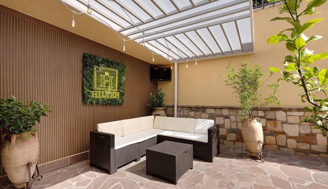 Hilten Luxury Sunset Holiday Home with Mountain View, Private Garden and Wi-Fi
